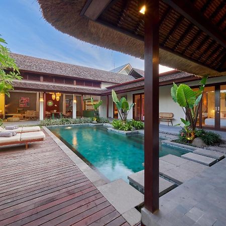 Bumbak Park Villas Canggu Екстериор снимка